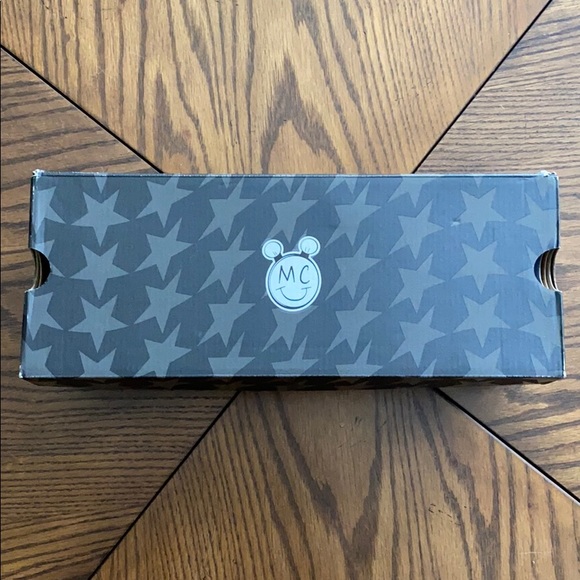 Miley Cyrus x Converse Shoes - Picture 4 of 4